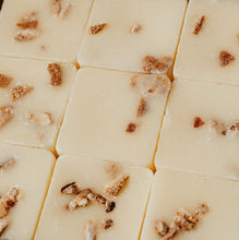 Load image into Gallery viewer, • Invigorate •<br>Orange, Mandarin, Bergamot, Lavender, Chamomile<br>9 naturally scented wax melts