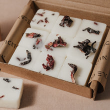 Load image into Gallery viewer, • Sensual •<br>Bergamot, Orange, Palmarosa, Patchouli & Ylang Ylang<br>9 naturally scented wax melts